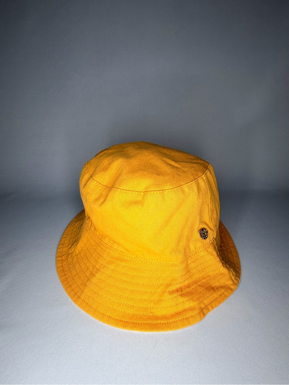 Vince Camuto Mustard Yellow Reversible Bucket Hat - Picture 1 of 3